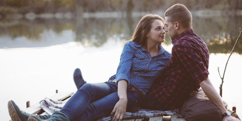 elitedaily-dejan-ristovski-couple-by-lake-800x400