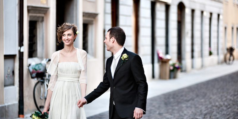 couples-wedding-cash