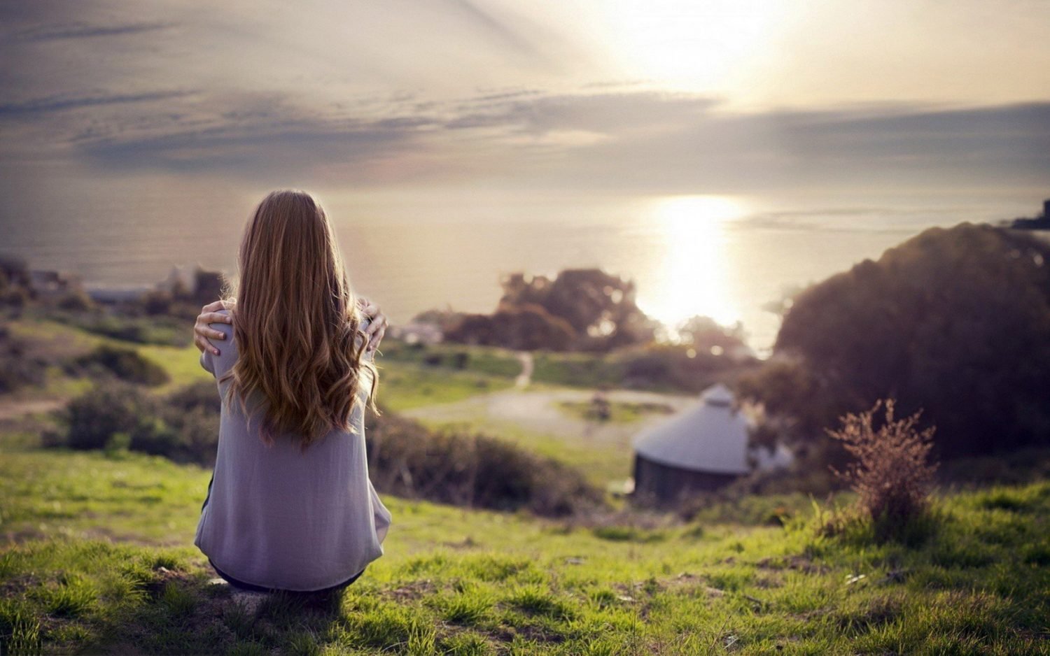 sunset-hill-woman