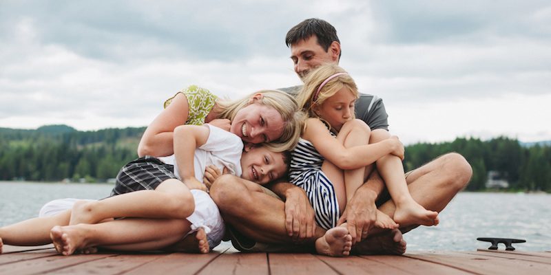 elite-daily-rob-and-julia-family-800x400