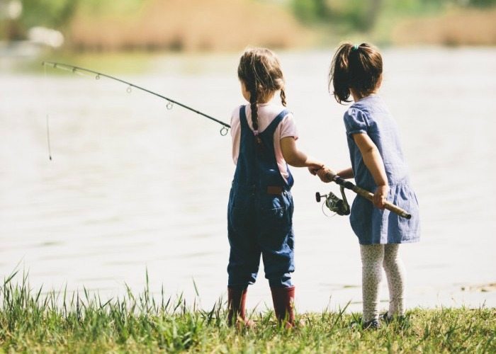 friends-fishing