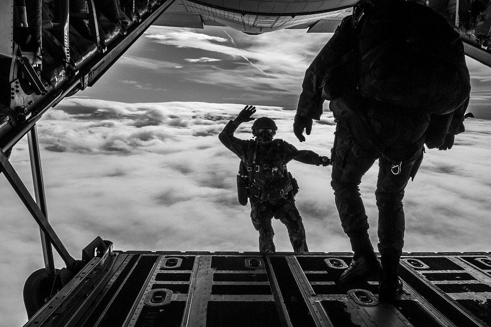 parachuting-1705702_960_720