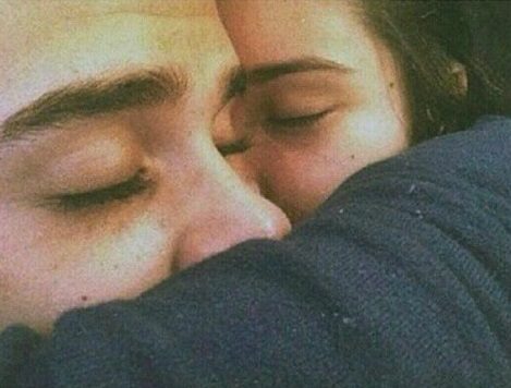 bae-couple-hug-kiss-Favim.com-3303236