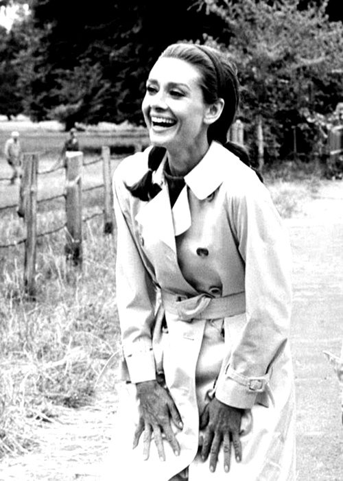 wardrobe-essentials-how-to-wear-a-trench-classic1