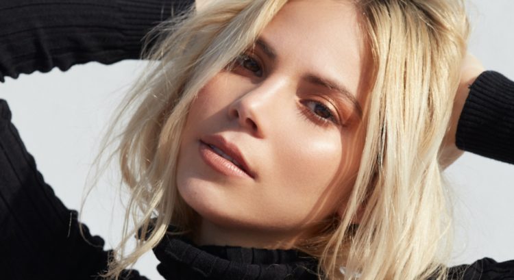 Blond žena