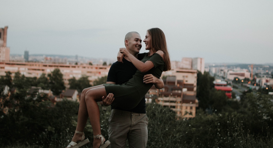 Žena a muž