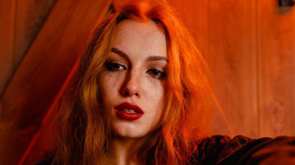 Smutná žena plače