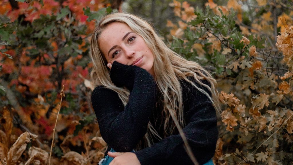 Žena počas jesene