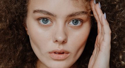 Beauty trend na lícne kosti