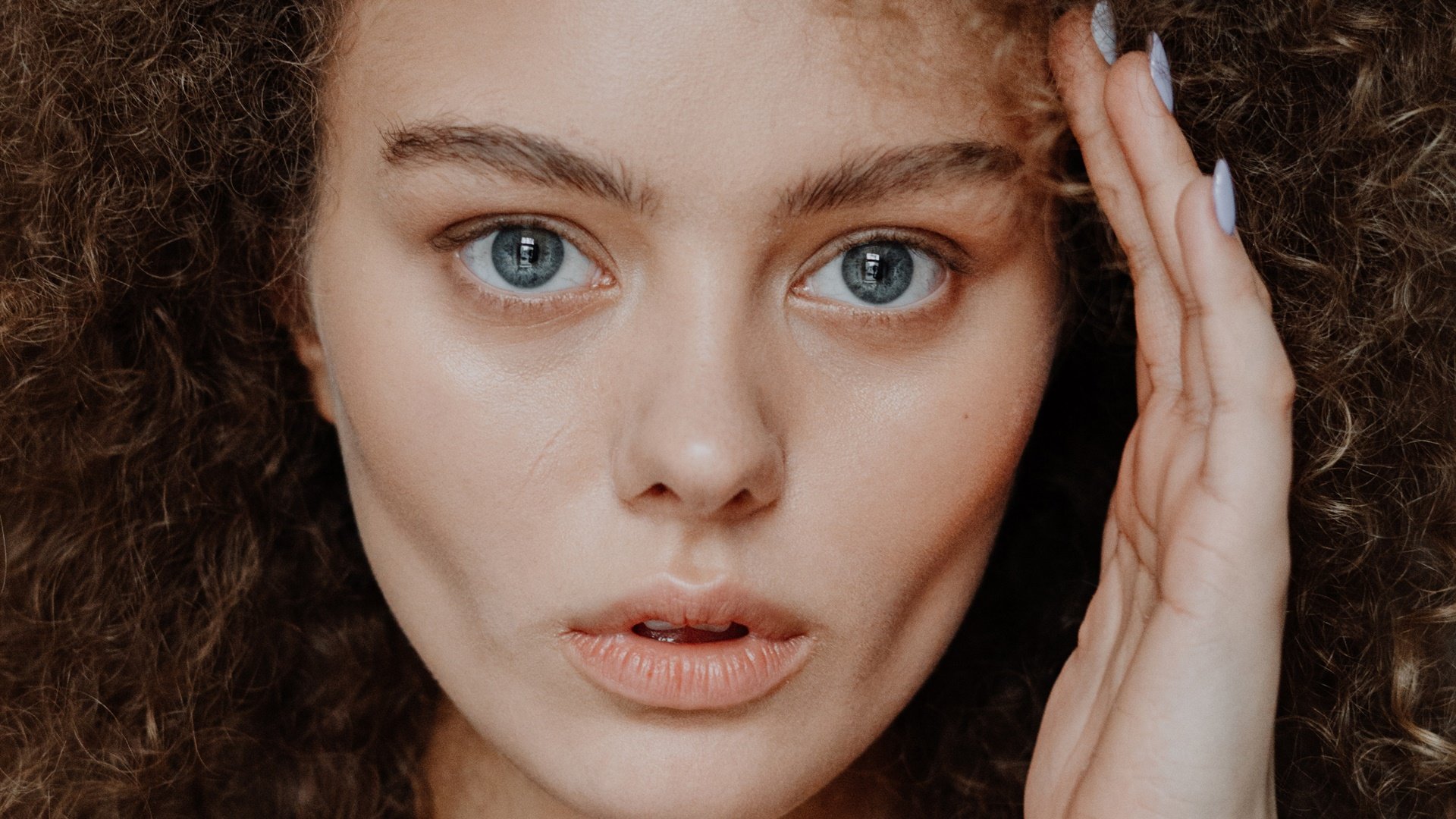 Beauty trend na lícne kosti