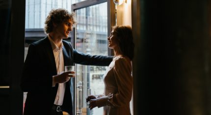 Flirtuje