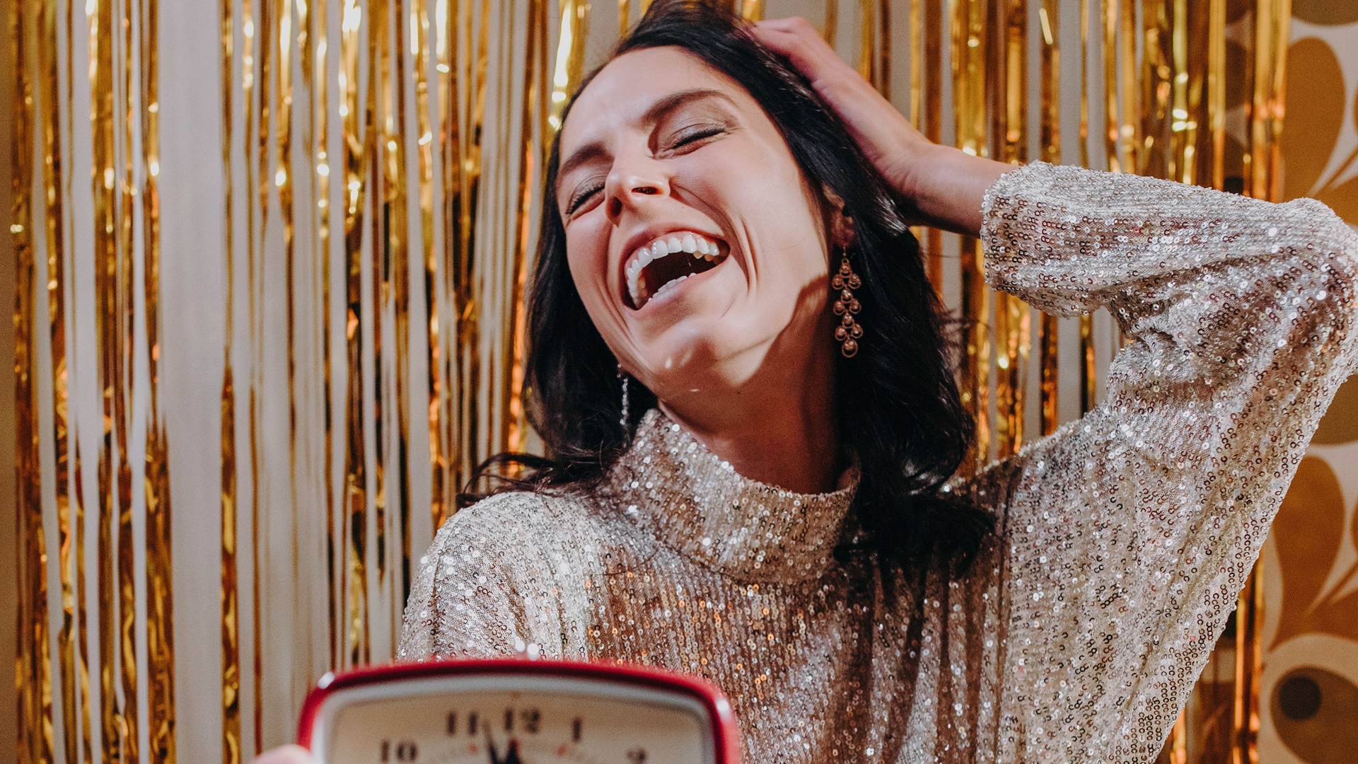 Žena oslavuje Silvester