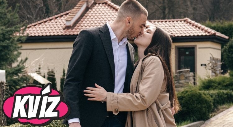 Pár sa bozkáva