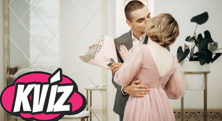 Valentín - pár sa bozkáva