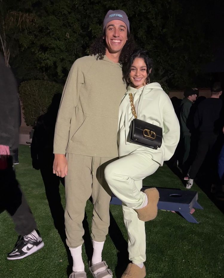 známa herečka Vanessa Hudgens s partnerom