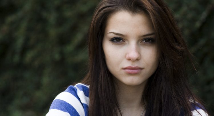 žena bruneta