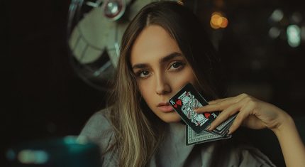 Znamenia, ktorým sa bude lepiť smola na päty