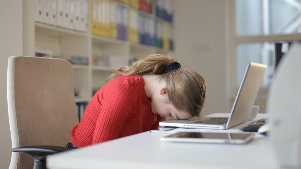 Ranné zlozvyky, ktoré ťa uberajú o energiu