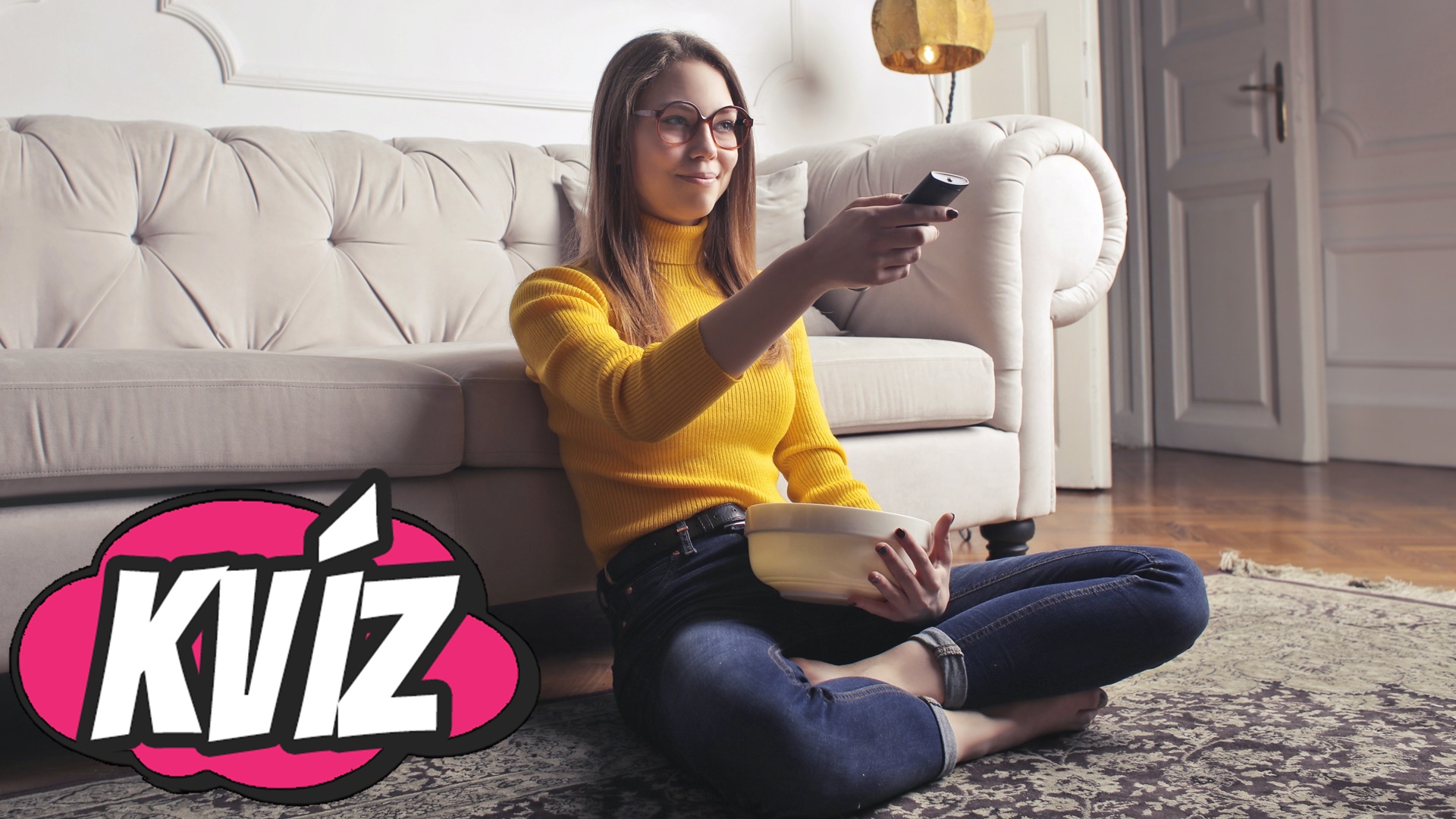 Žena s diaľkovým ovládačom