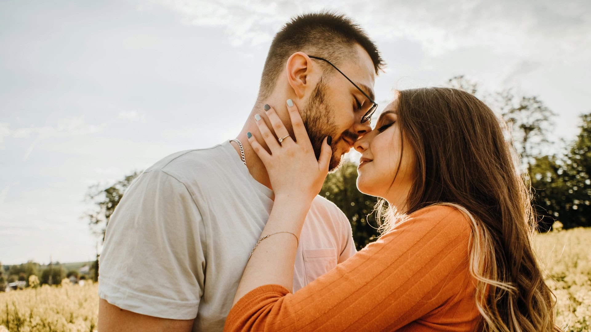 Pozerá sa tvoj partner na iné ženy? Tu je spôsob, ako si zachovať pokoj a sebadôveru