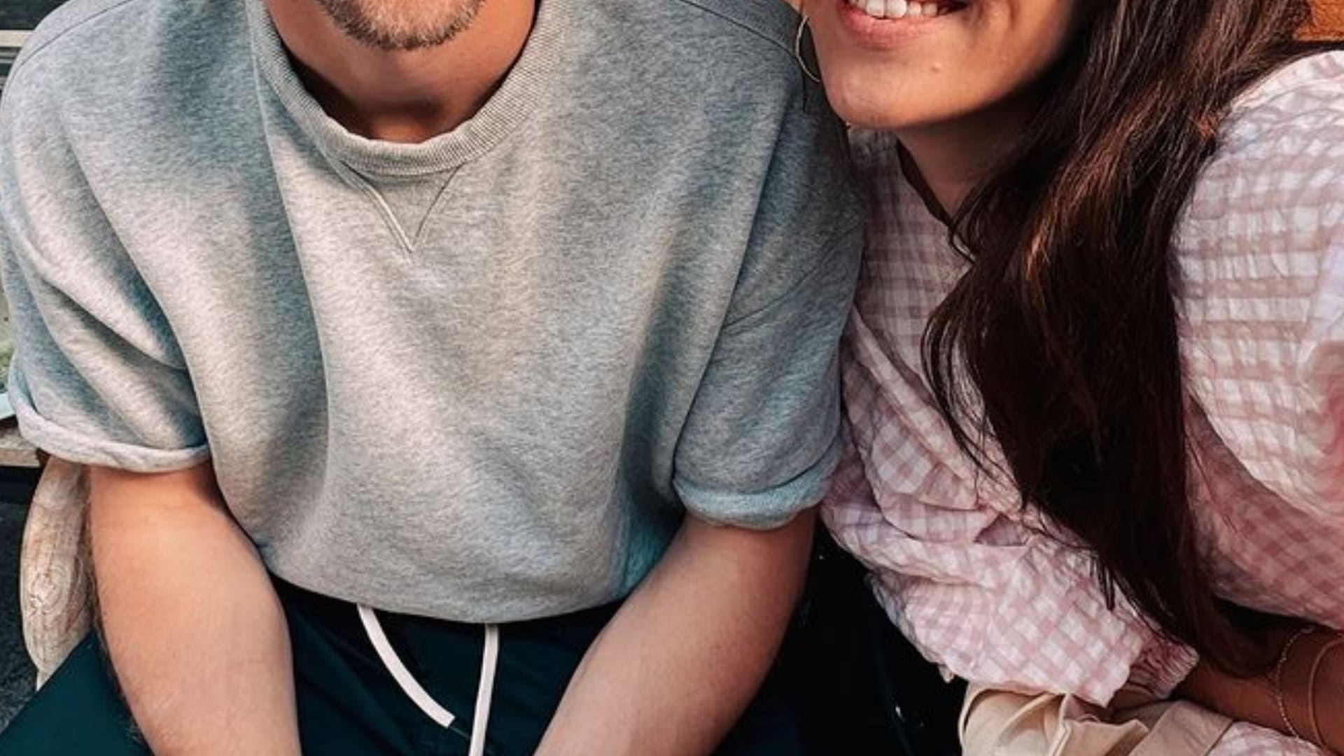 Spevák Tomáš Klus s manželkou