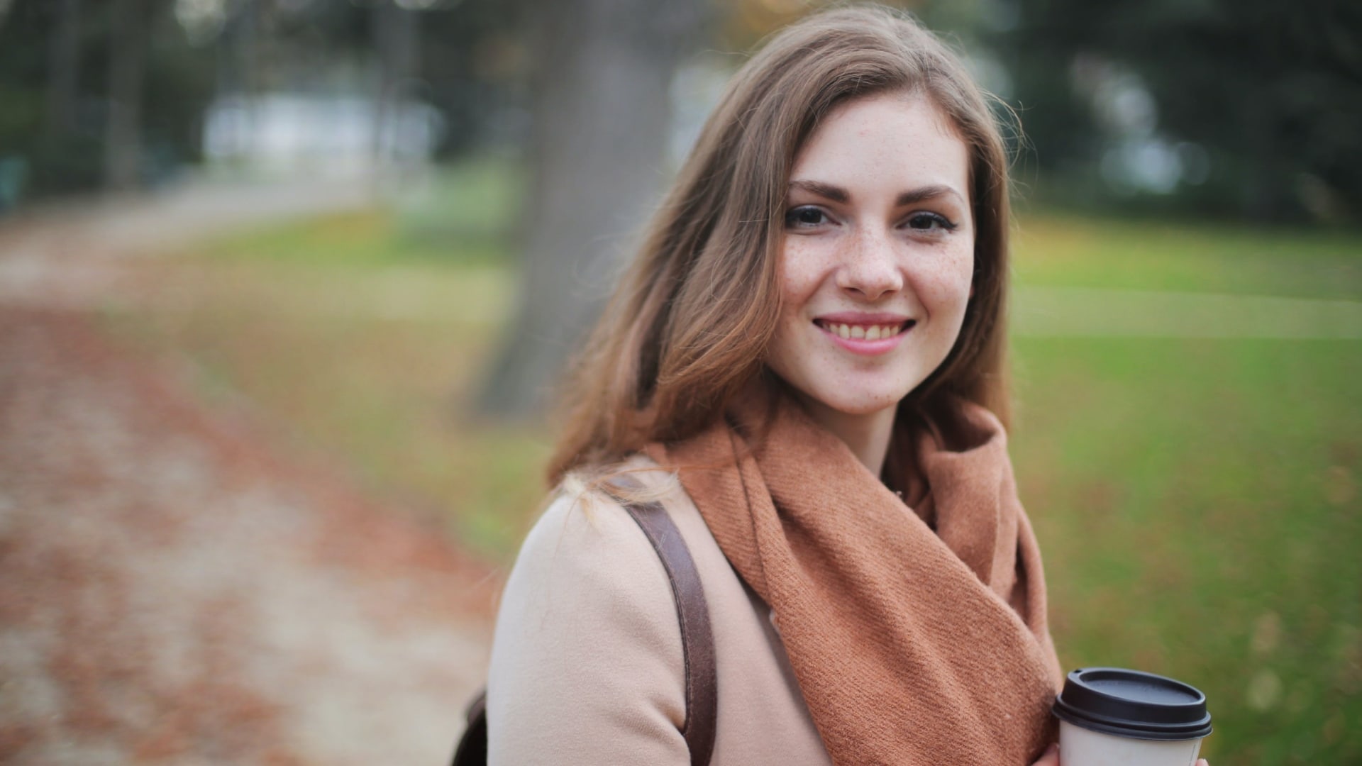 žena