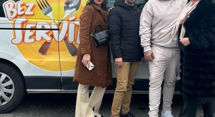 Bez servítky - Mikela
