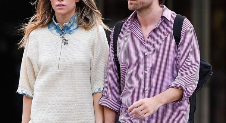 Herec Robert Pattinson s partnerkou
