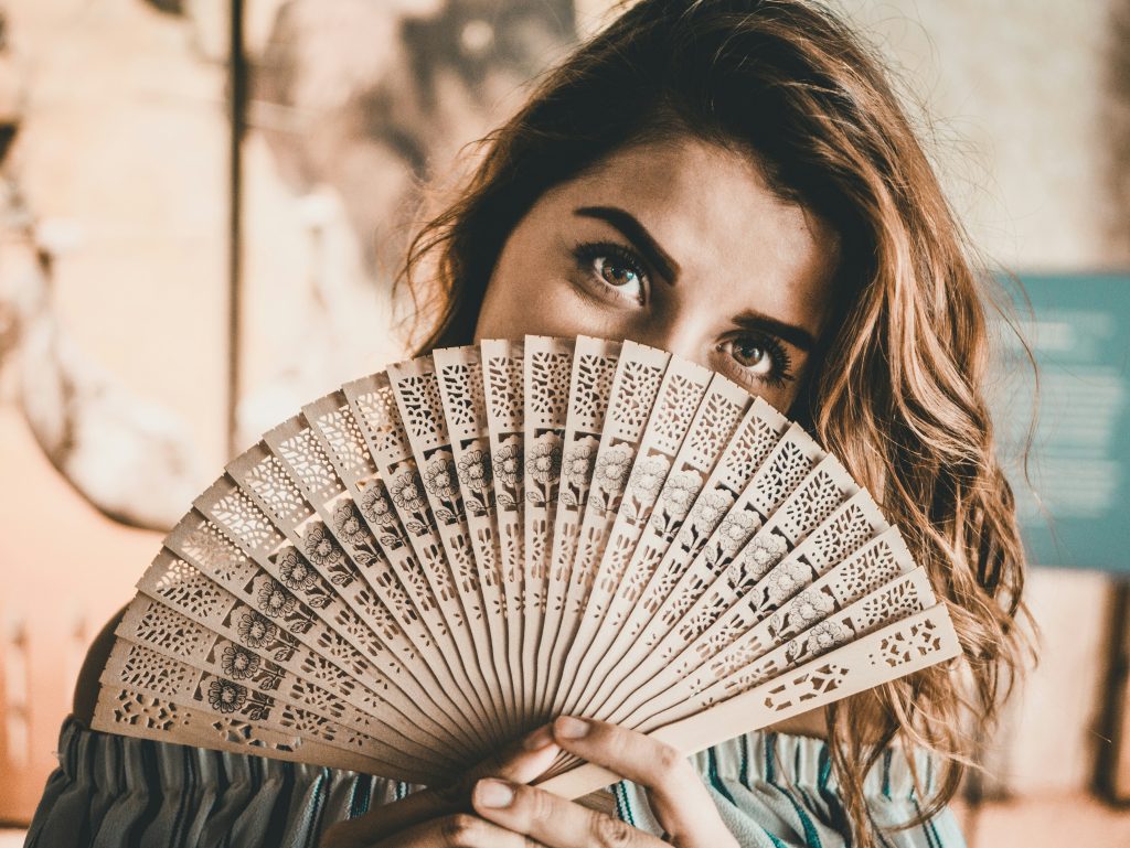Žena s vejárom