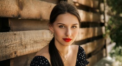 Maskara v čiernej, hnedej alebo burgundy: Ako vybrať tú správnu farbu pre tvoje oči