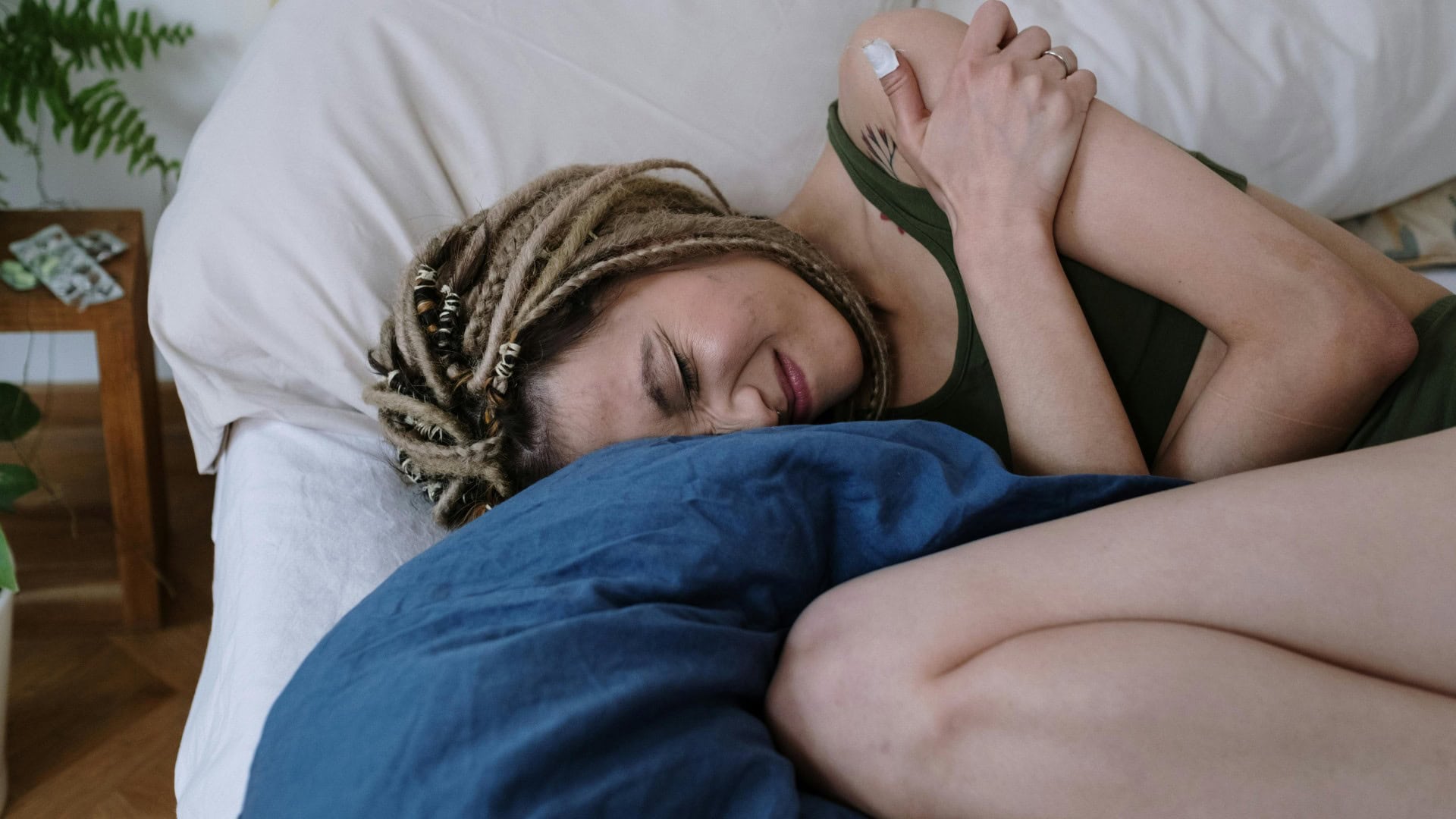 Takto si uľavíš počas menštruácie: 7 babských rád, ktoré musíš vyskúšať