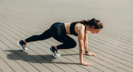 K dokonalej postave ti postačí iba 10 minút: Rýchle a efektívne ranné cvičenie