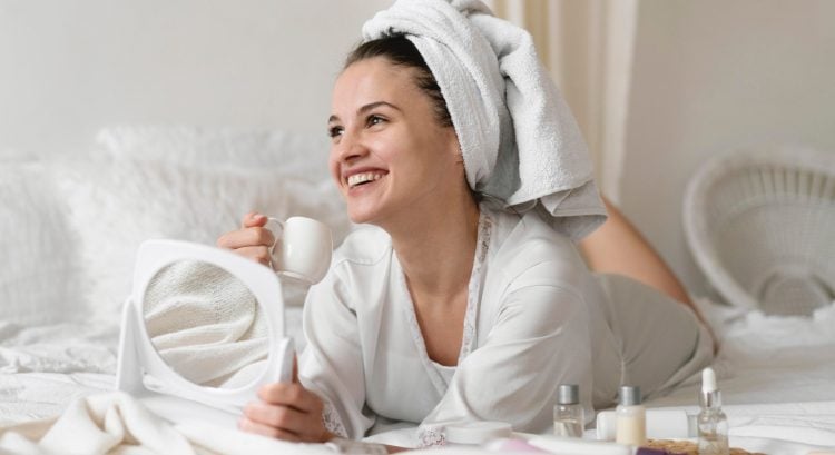 Najlepšia kamarátka tvojej pleti: Ako kyselina hyalurónová odstráni únavu, ale aj vrásky