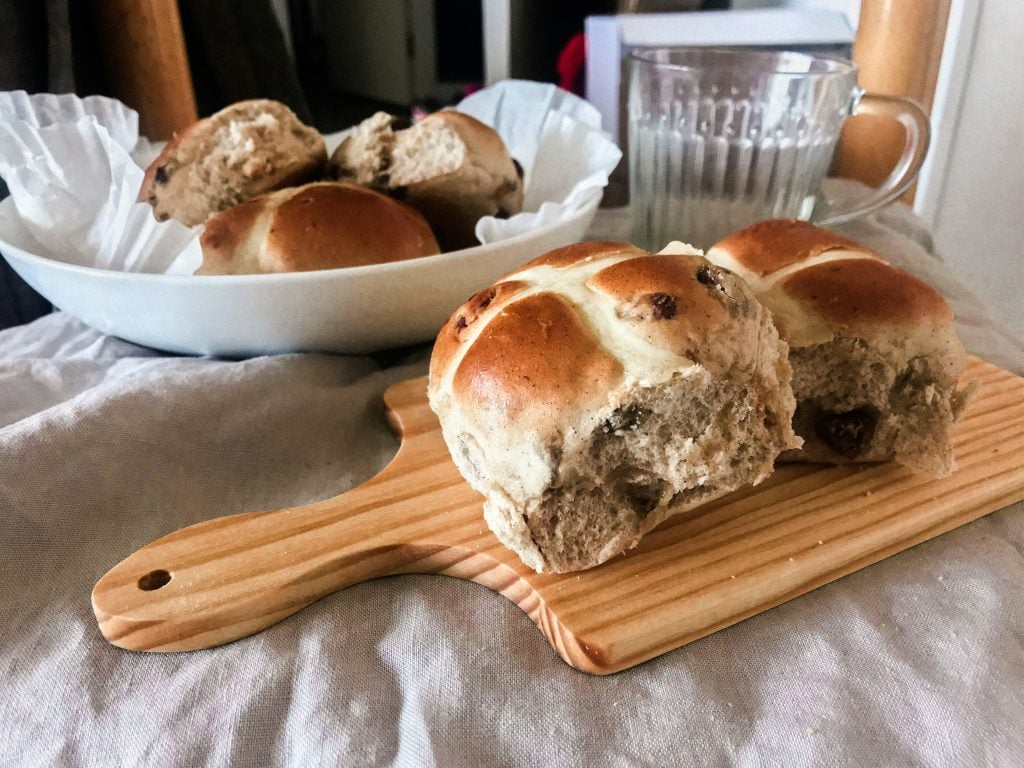 Hot cross buns sladké pečivo
