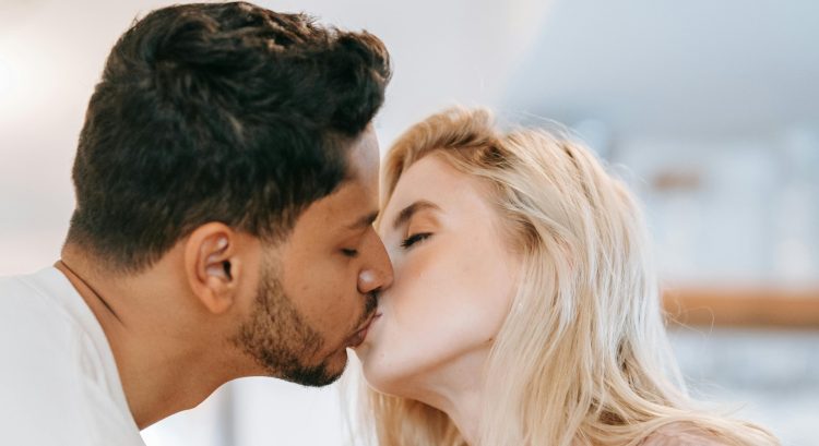 7 typov ľudí, ktorí sa zamilujú už len vďaka jednému úsmevu: Si aj ty romantická duša?