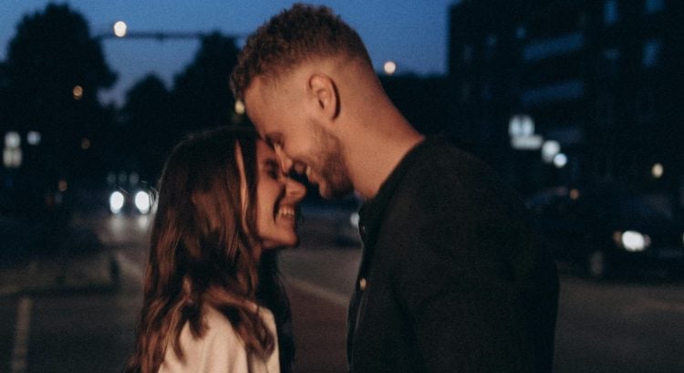 Letná láska prichádza aj odchádza: Ako sa do niekoho nezblázniť po 3 stretnutiach?