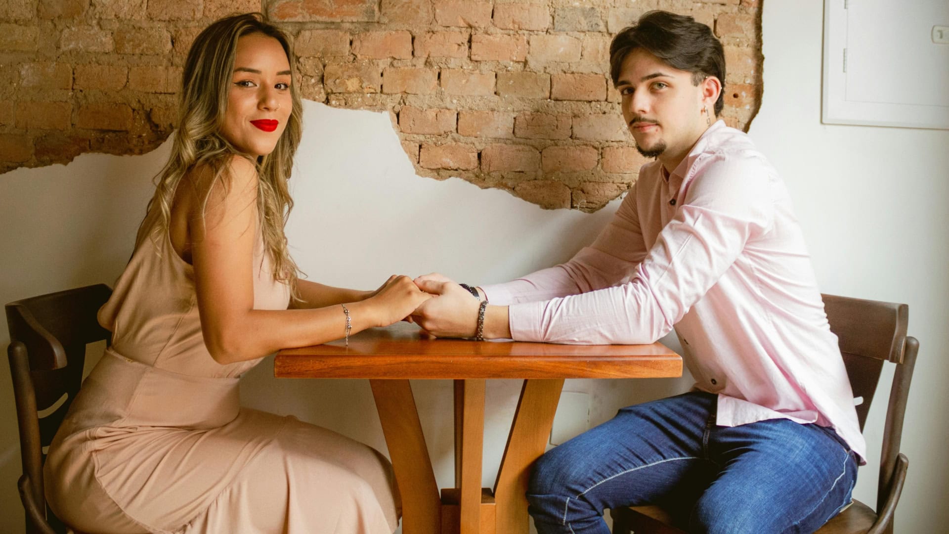 Letný flirt, ktorý nekončí so slnkom: 5 znakov, že to prejde do seriózneho vzťahu