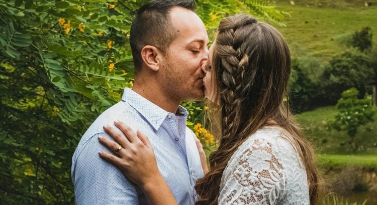 Nezrúť sa, keď príde žiarlivosť: 9 techník, ako sa upokojiť a nedomýšľať si