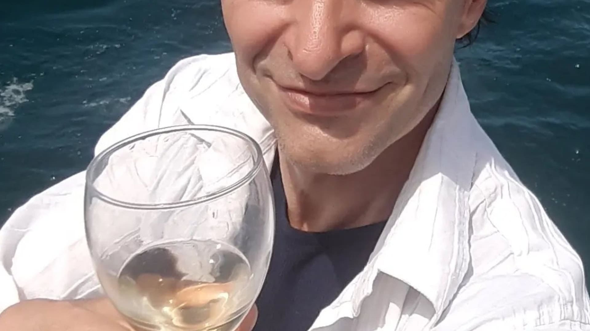 Známy herec je zaľúbený: 40-ročný vekový rozdiel vyvoláva zmiešané reakcie