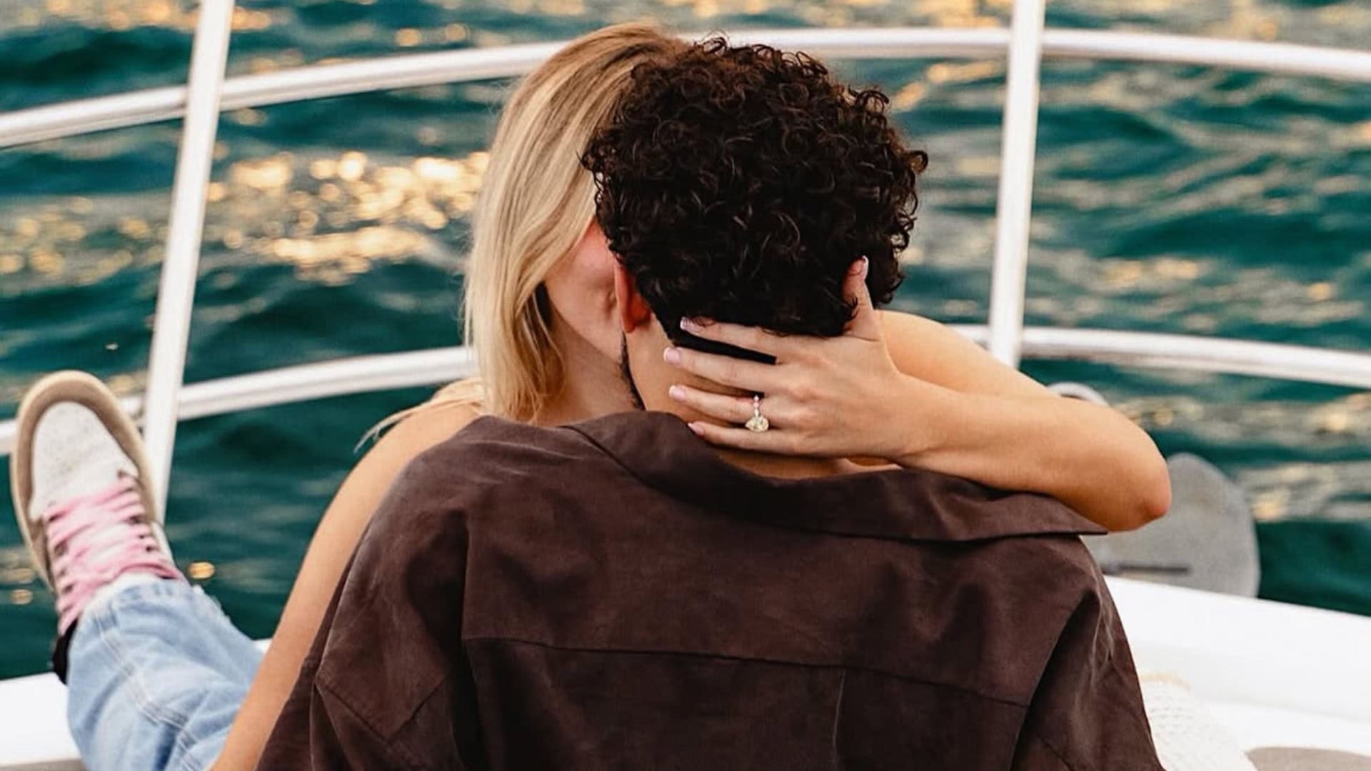 Hviezda šou Love Island je zasnúbená