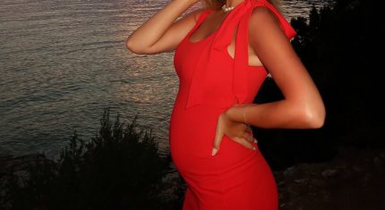 Kráska z Love Island žiari šťastím