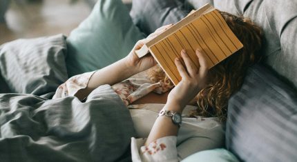 Keď sa ti nechce ani spať, ani byť hore: 7 stavov, ktoré signalizujú mentálny útlm