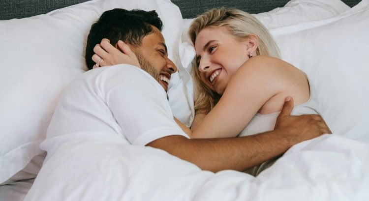 Ako rozpoznať, či má o teba naozaj záujem? 9 signálov ako zistíš, či si jeho plán B