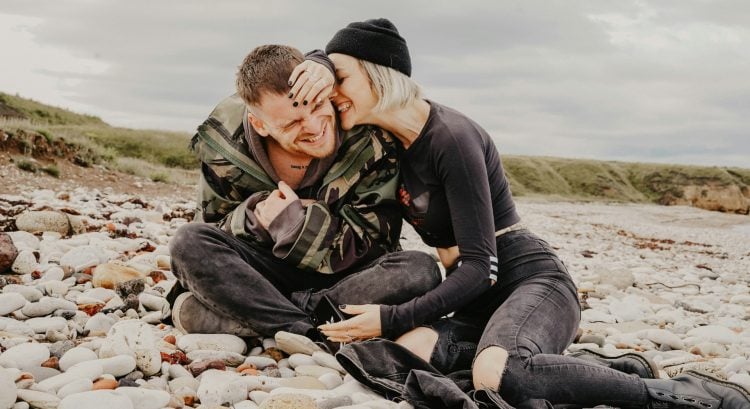 Flirtovanie ako umenie: Tipy, ktoré ti pomôžu očariť kohokoľvek už na prvom stretnutí