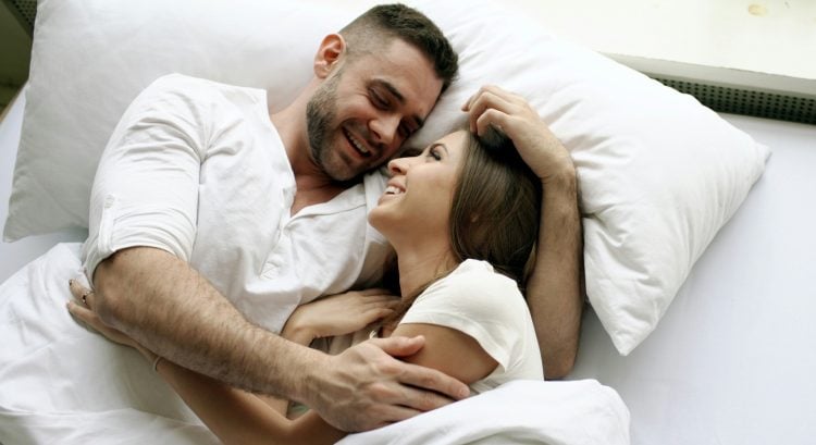 Ak ti partner pred spaním hovorí tieto veci, miluje ťa