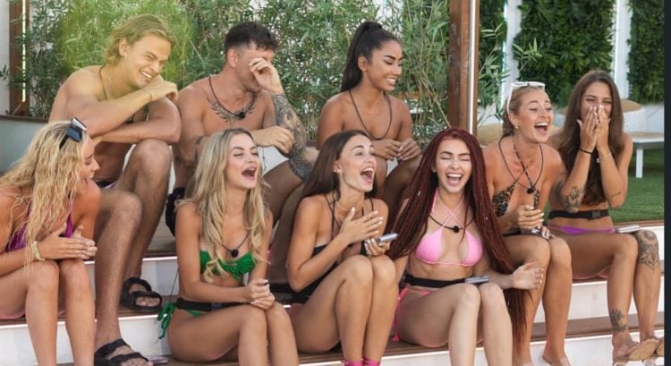 Finalistka Love Island bola napadnutá