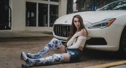 Vysoké čižmy sú opäť obuvou jesene: Komu skutočne pristanú a s čím ich radšej nekombinovať?