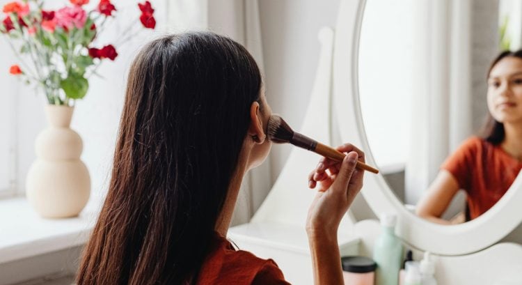 Hubky a štetce na make-up: Môžu byť dôvodom tvojho akné
