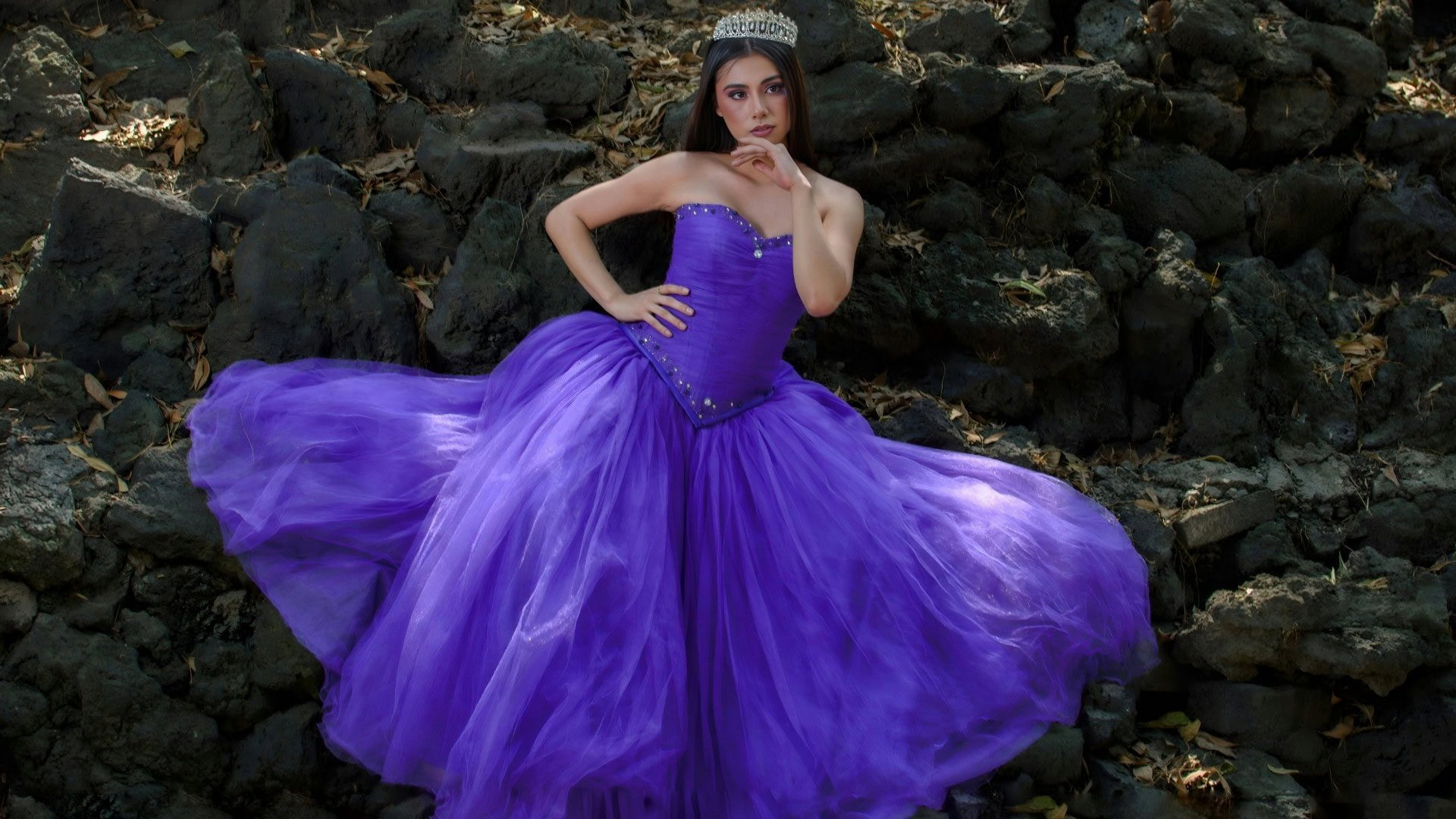 Móda kráľovien a princezien: Keď elegancia vážila päťdesiat kilogramov a krása bola otázkou odvahy