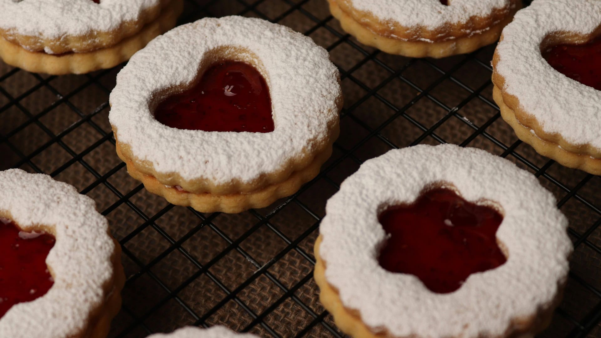 Recept na klasické sviatočné pečenie: Linecké kolieska